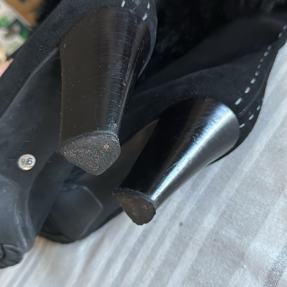 LIKE NEW AQUATALIA “PRINCE” suede/rabbit fur trim boots. Black. Size 9.5 EUC - Picture 10 of 10